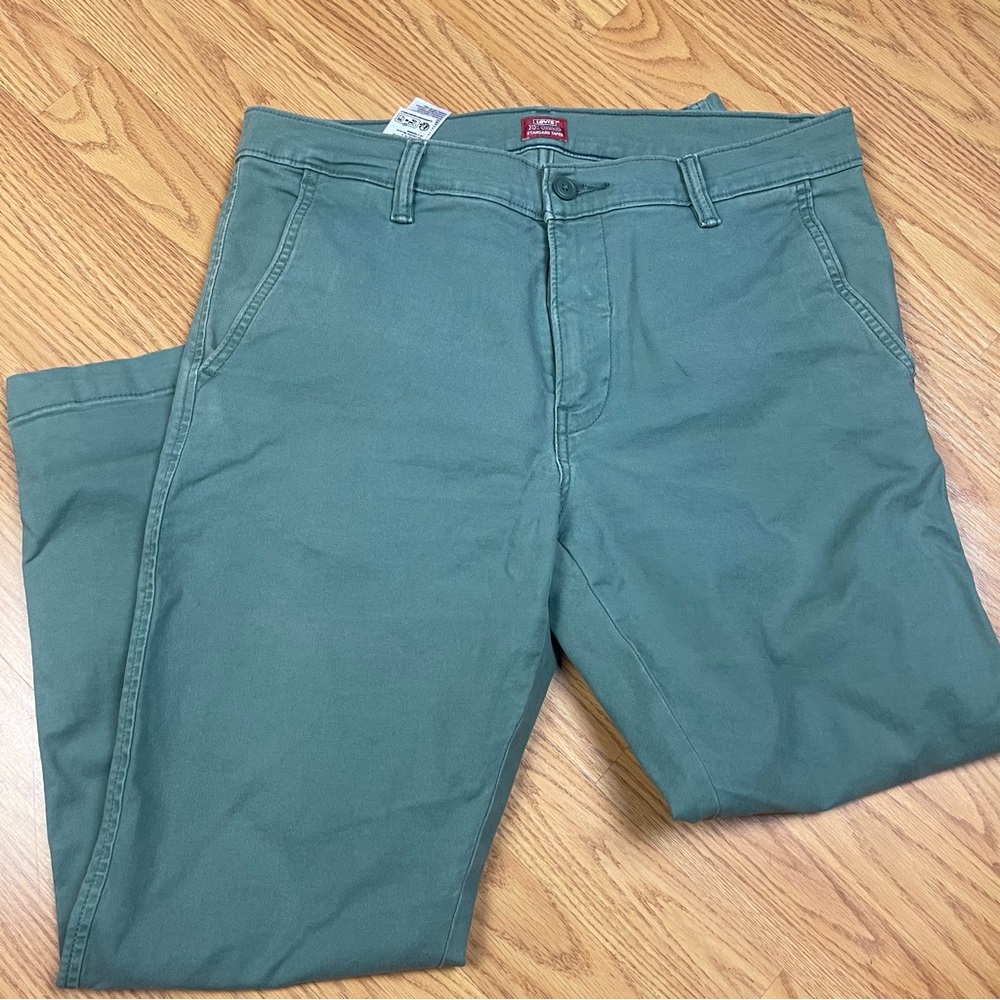 Levi's Men's Olive Chinos Standard Taper